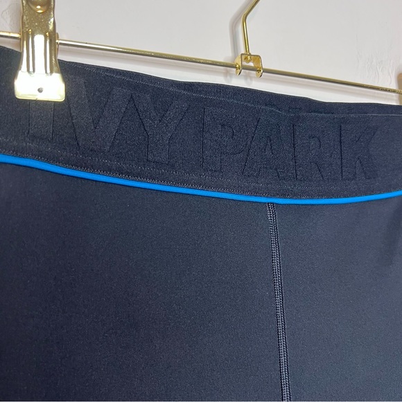 IVY PARK Colorblock Ankle Leggings. Size Medium - Picture 7 of 11